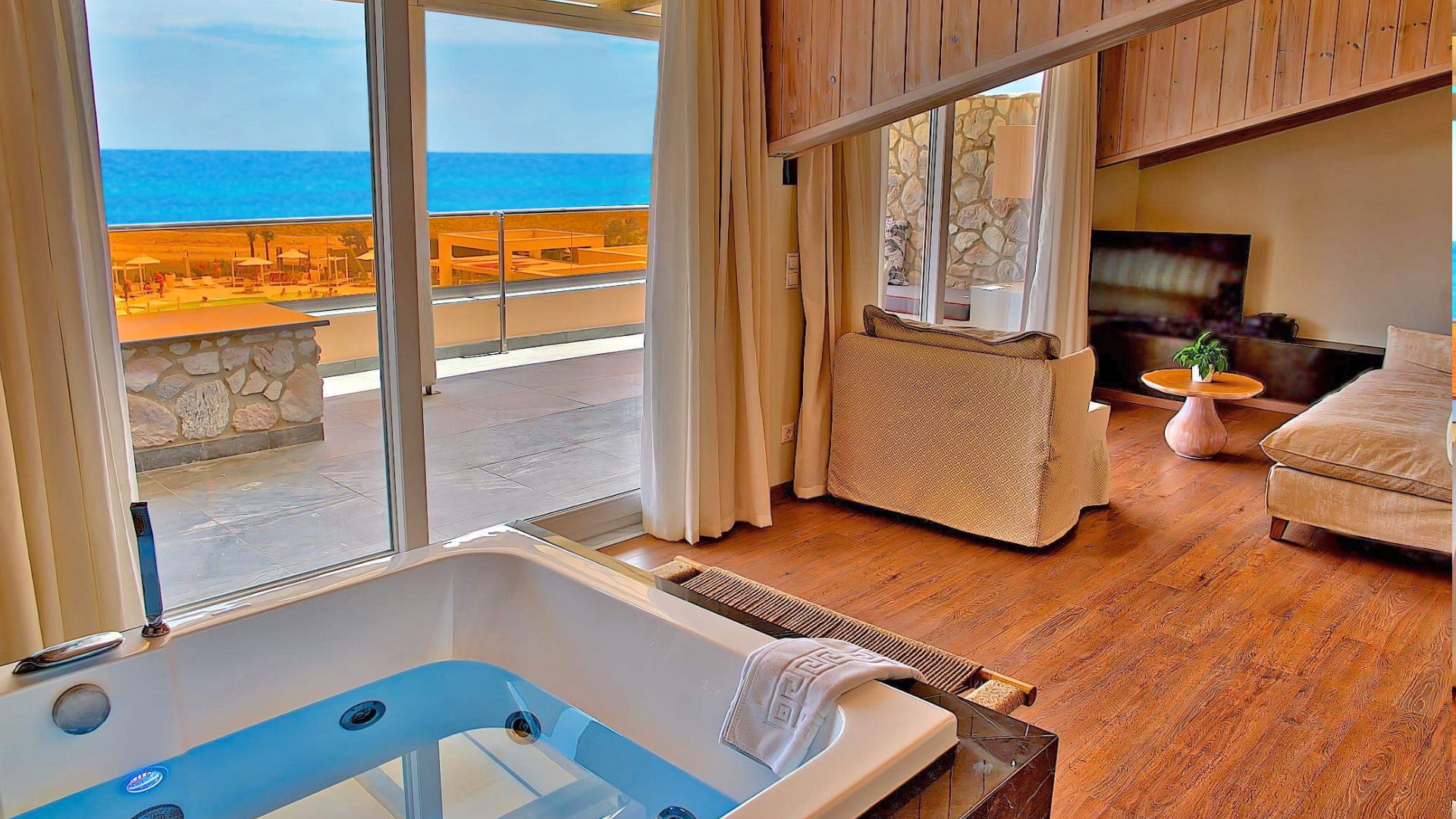 Executive Mediterranean Suite with 2 Jacuzzi/Hot Tub